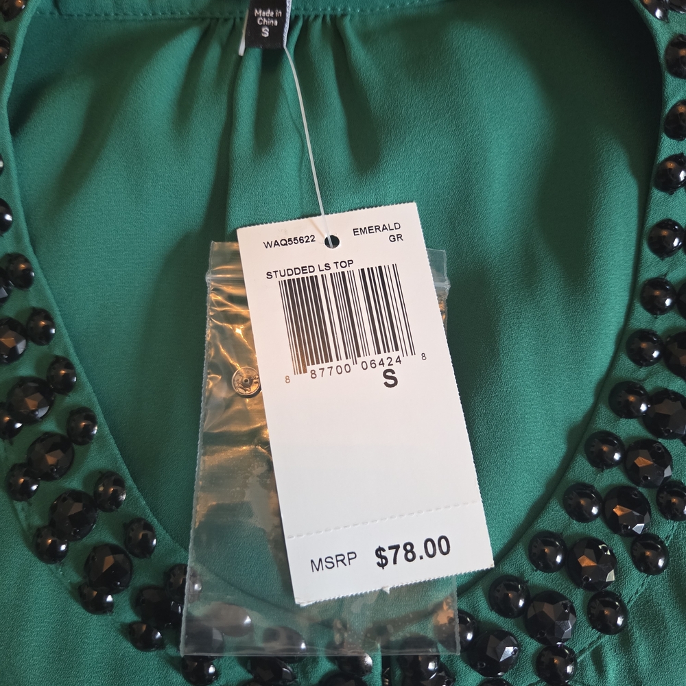 Women's Emerald Green Blouse with Black Accents - Picture 4 of 8